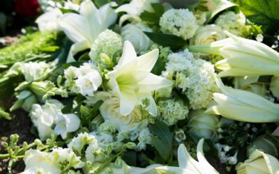 Fleurs de deuil à Marseille : quelles compositions florales choisir ?